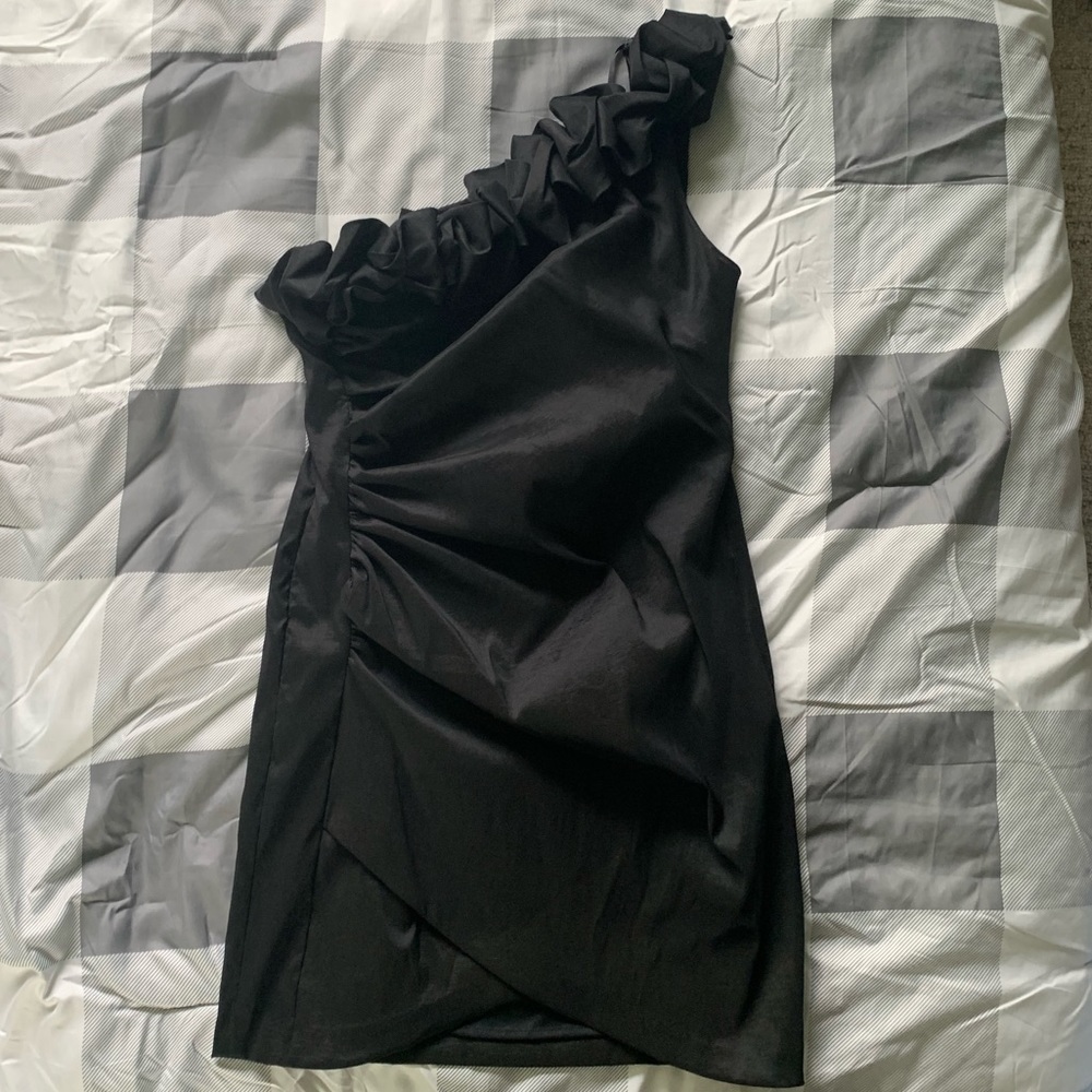 One shoulder black dress